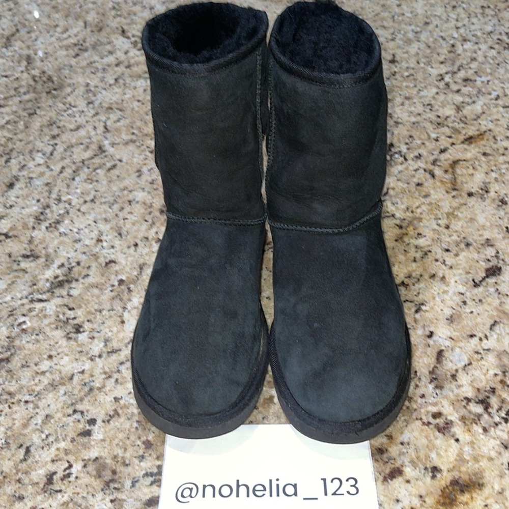 UGG Classic Short II